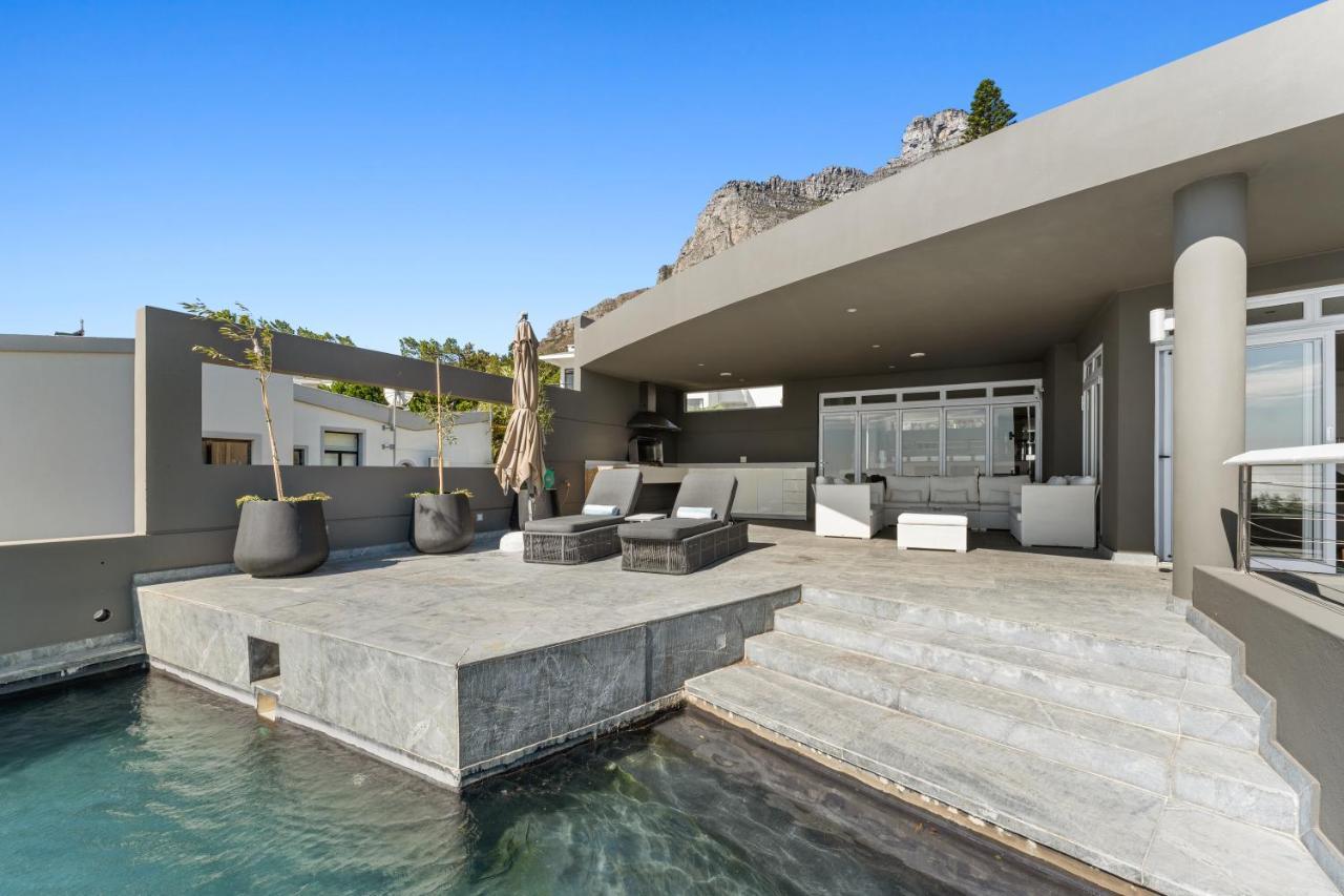 Villa Ravensteyn - Camps Bay Luxury Villa เคปทาวน์ ภายนอก รูปภาพ